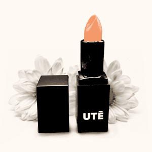 Corrector Velo de Nube – Corrector hidratante y cubriente con efecto luminoso para disimular ojeras y arrugas.