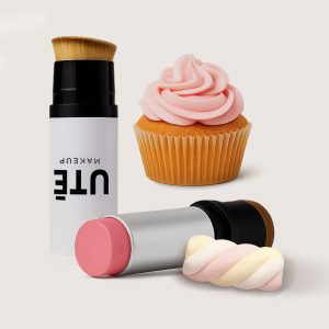 Colorete en barra rosa chicle UTĒ MAKEUP con brocha incluida – blush vegano de textura cremosa y acabado luminoso