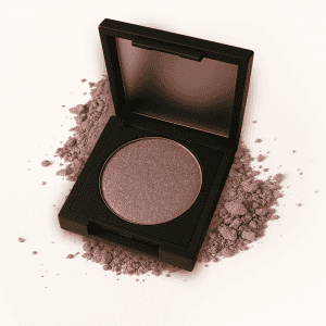 Sombra de ojos lila UTĒ MAKEUP – Noche Infinita con brillo shimmer vegano y acabado luminoso